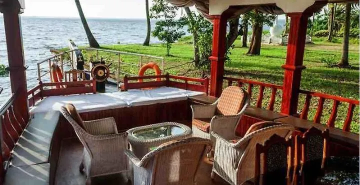 Aqua Jumbo Houseboats Hotel Kumarakom