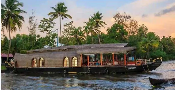 Hôtel Aqua Jumbo Houseboats à Kumarakom Bateau-hôtel